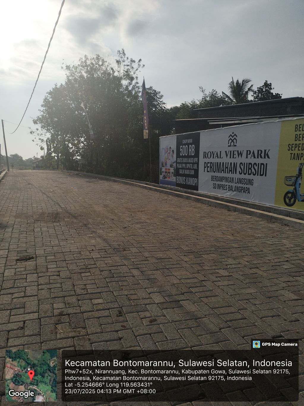 foto gerbang perumahan ROYAL VIEW PARK