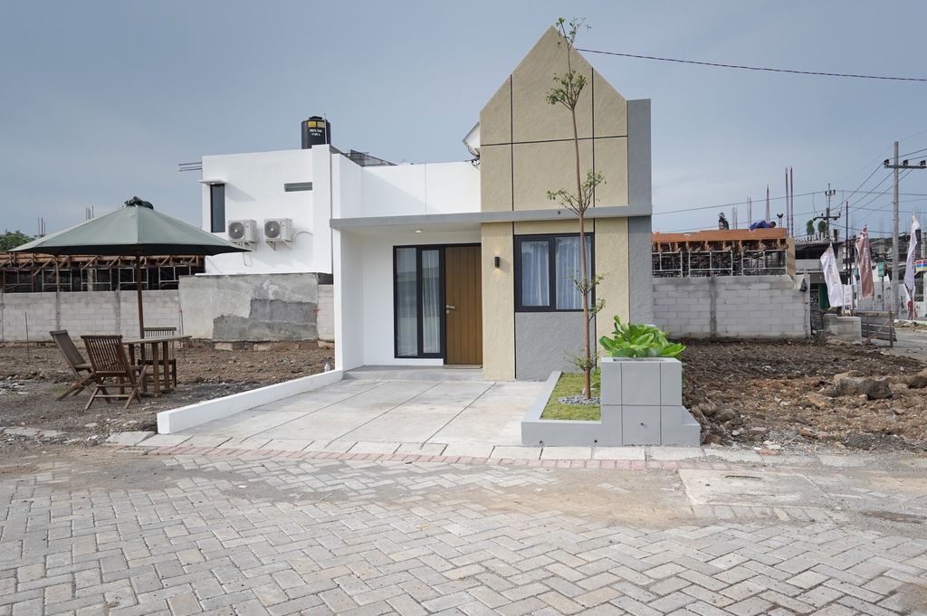 foto tampak rumah tipe Sahir perumahan JUMANA RESIDENCE