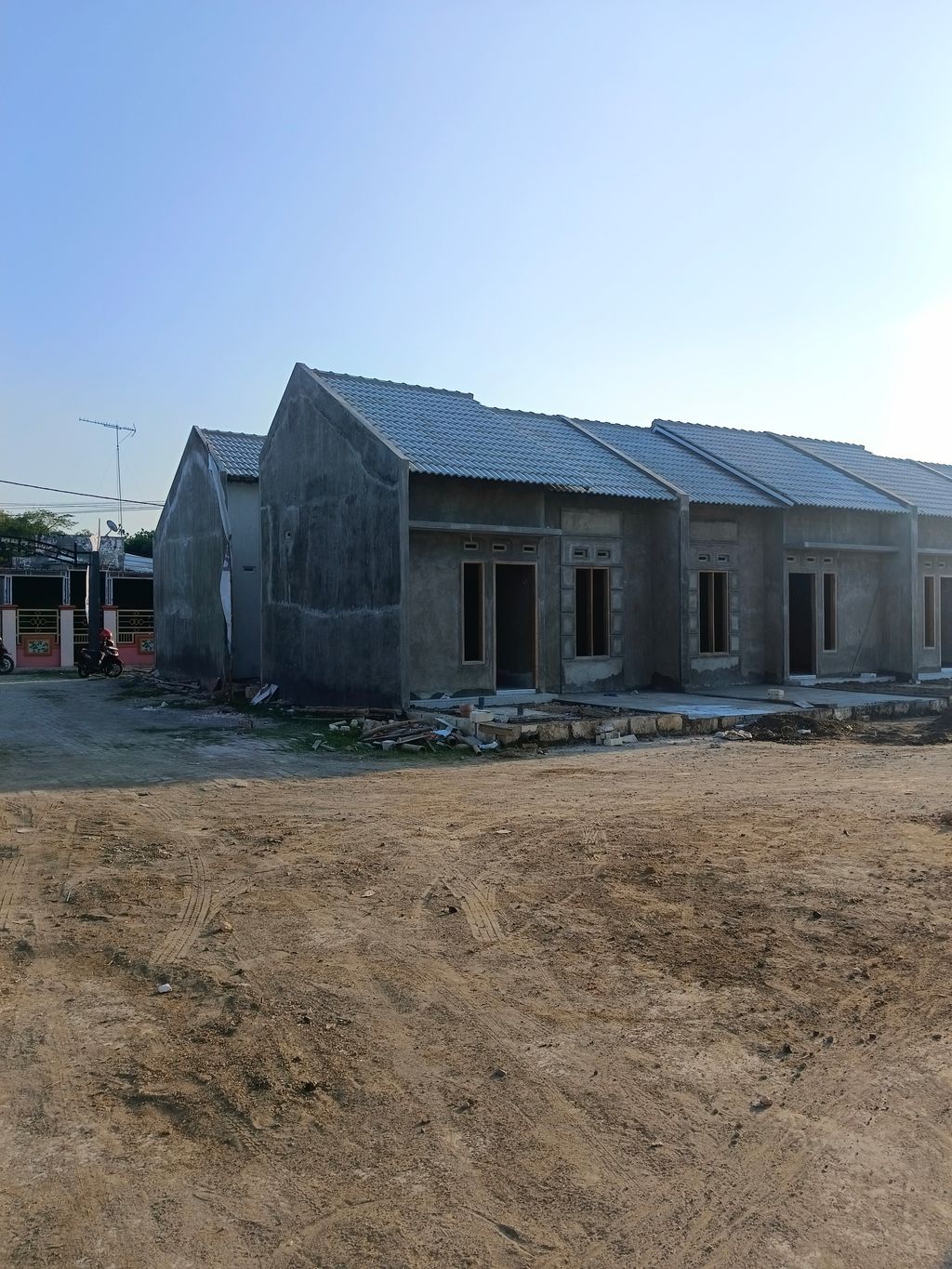 foto posisi tengah perumahan SUGIH INDAH PERMAI
