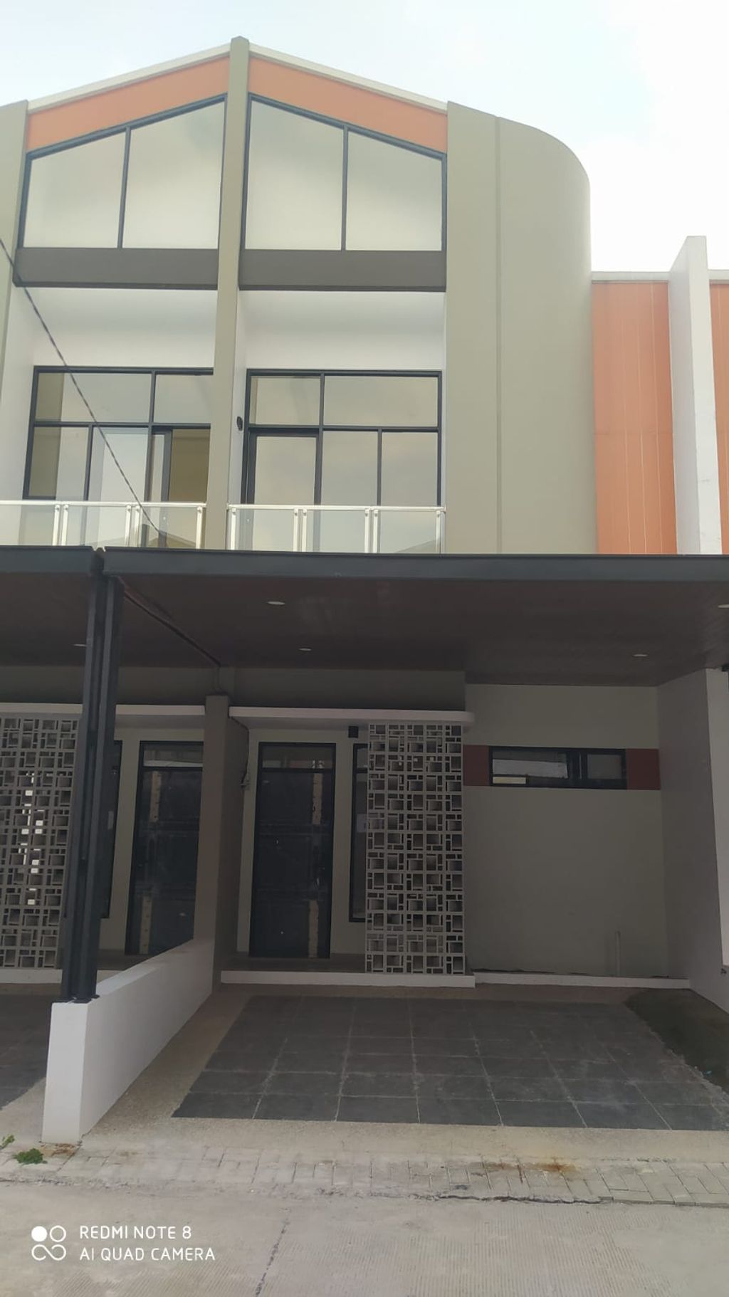 foto tampak rumah tipe 60 Compact 3 Kamar HC (711) perumahan G-Land Ciwastra Park 2