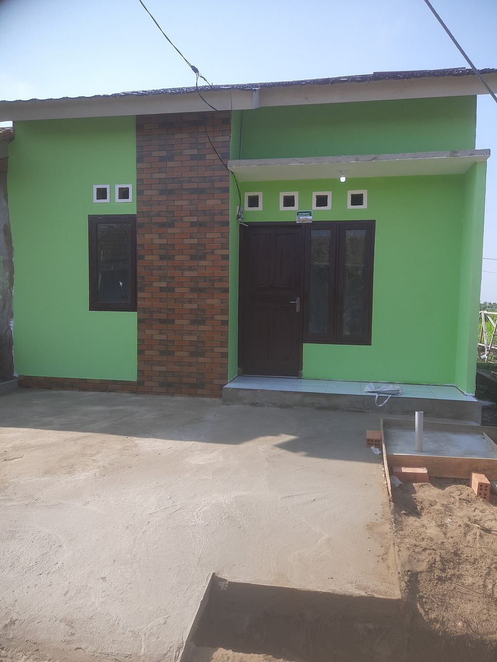 foto tampak rumah tipe 36 perumahan VILLA NUSA INDAH 2