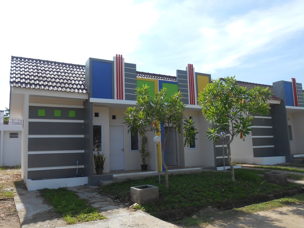 foto tampak rumah tipe 30 perumahan VALENCIA