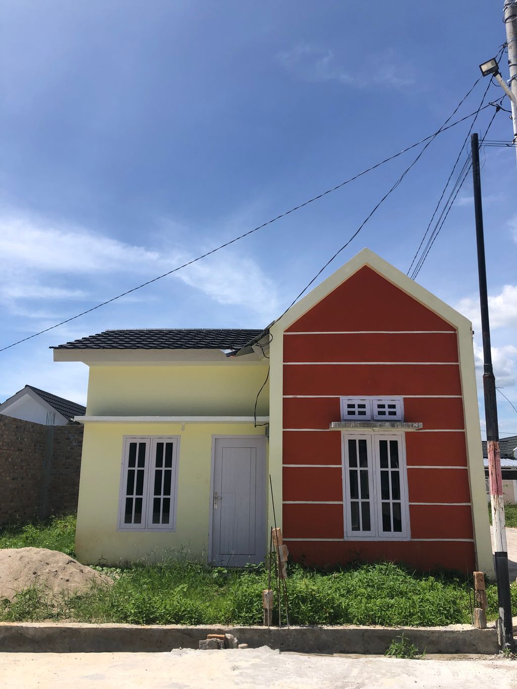 foto tampak rumah tipe 36 perumahan SUNDAY VILLAGE