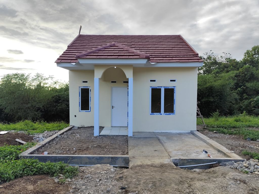 foto tampak rumah tipe 42/107 perumahan Cirebon Islamic Village