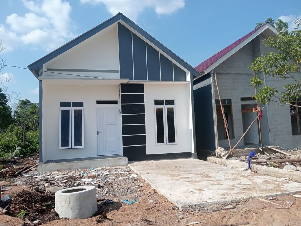 foto tampak rumah tipe 36 perumahan Residence Borneo Khatulistiwa Raya Blok MNOP