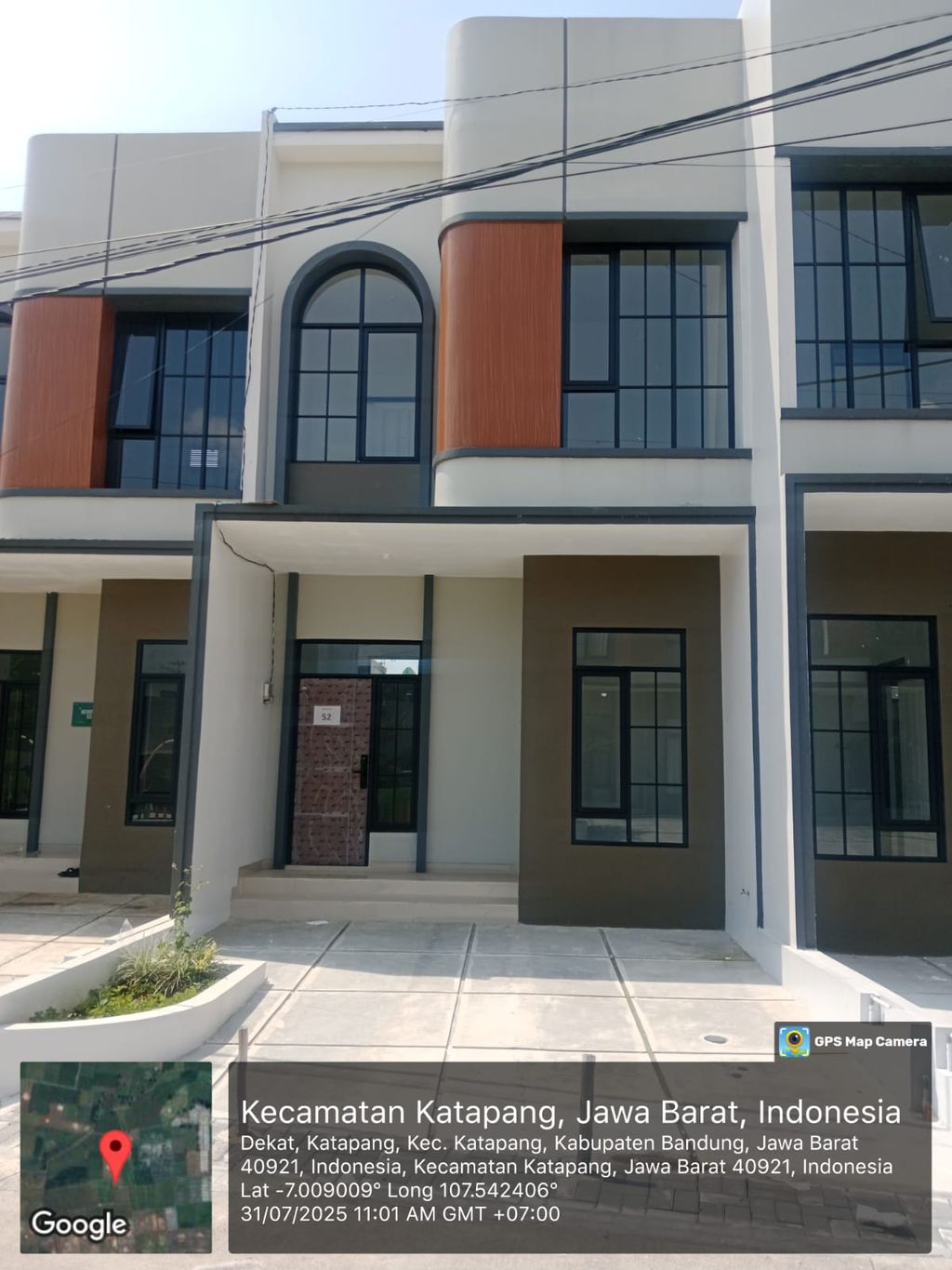 foto tampak rumah tipe 43 Compact (3 kamar) (570) perumahan Cluster Beverly