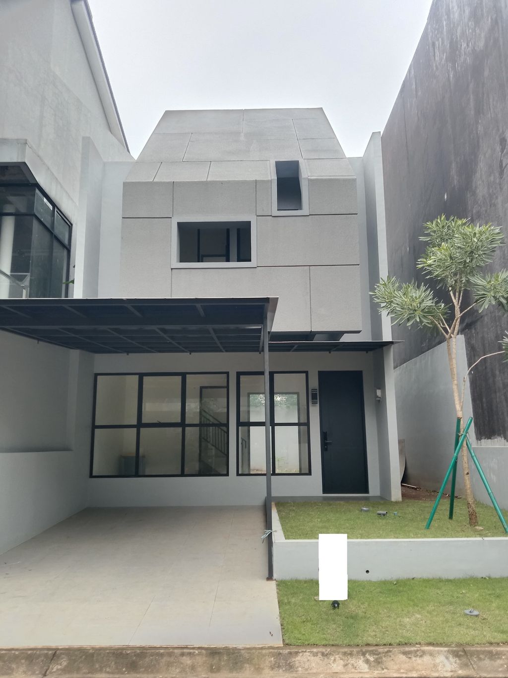 foto tampak rumah tipe D 6 NEW perumahan THE UPPERHOUSE RESIDENCE
