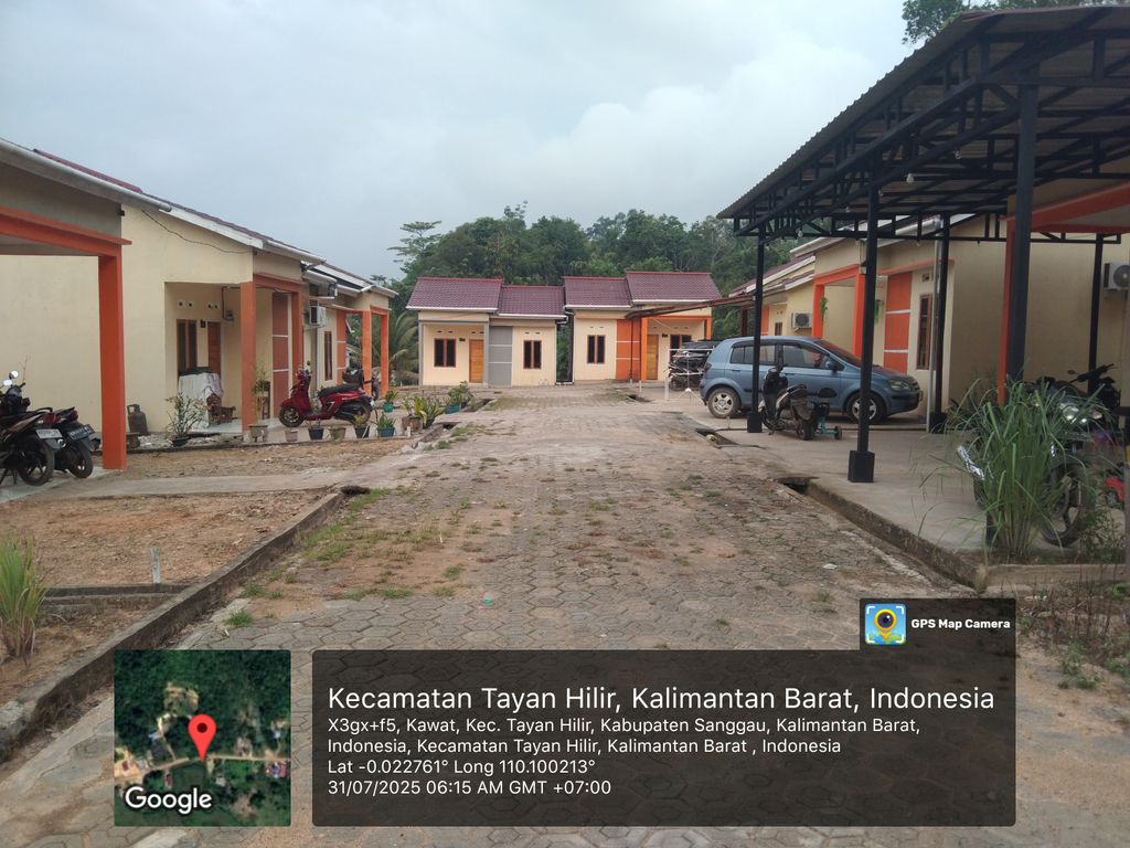 foto posisi tengah perumahan Griya Hujan Emas