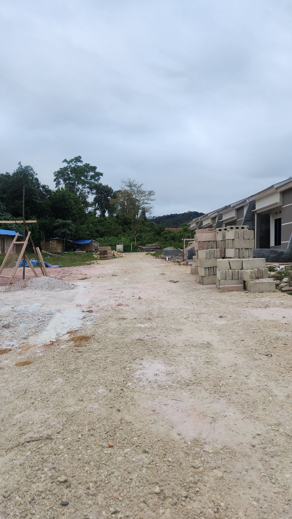 foto gerbang perumahan ALAM KEMUNING RESIDENCE