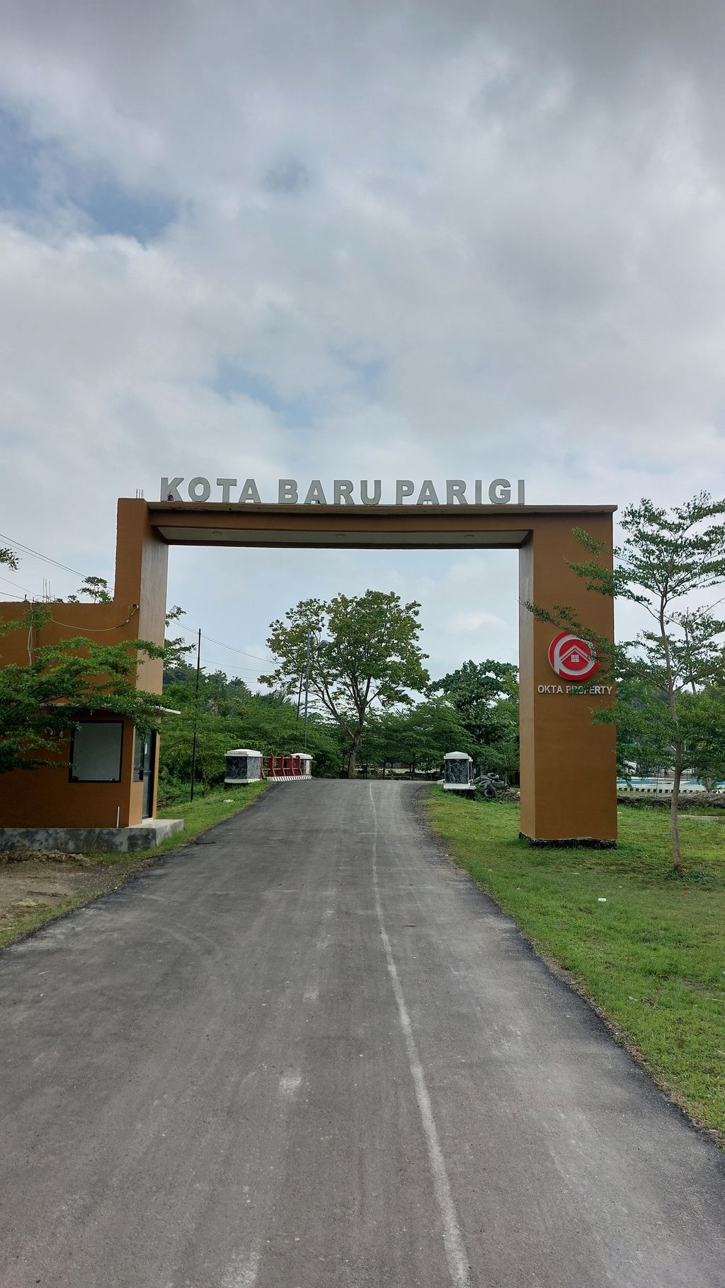 foto gerbang perumahan KOTA BARU PARIGI TAHAP 3