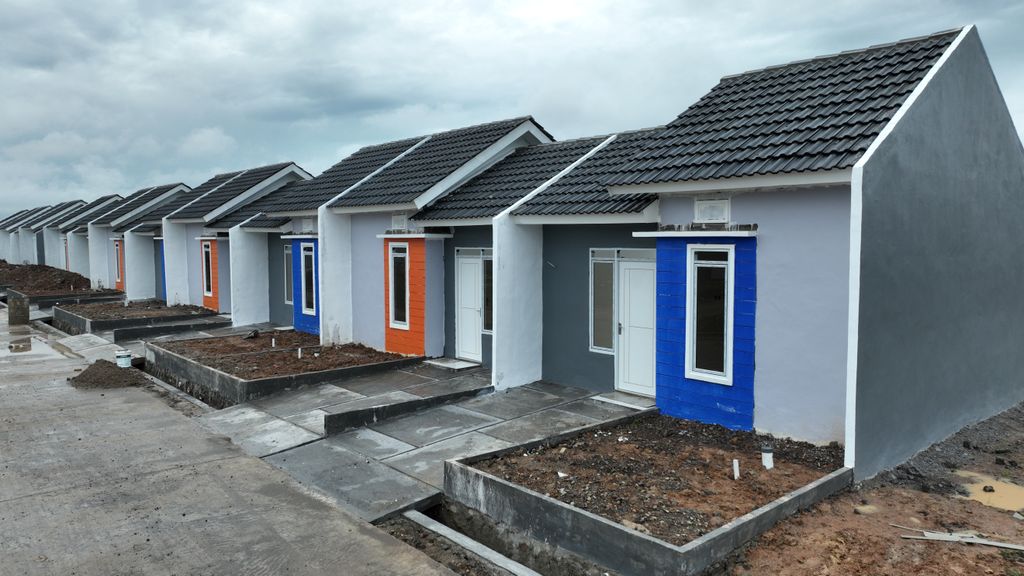 foto tampak rumah tipe FLPP 32/60 (BLOK E1 BOULEVARD) perumahan PURI HARMONI CISOKA 2