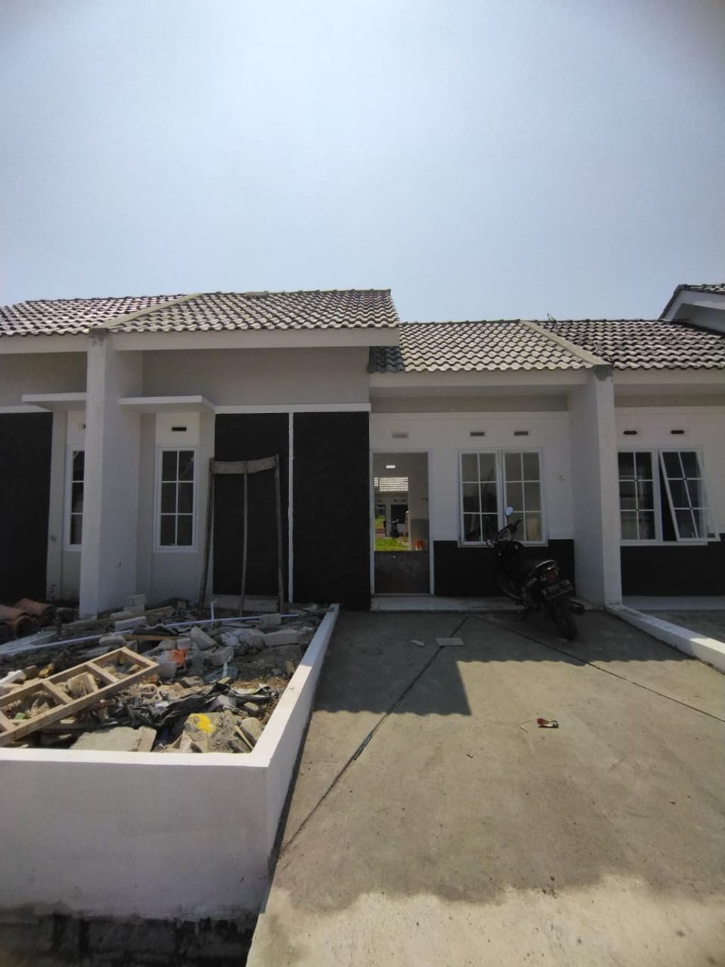 foto tampak rumah tipe 28 perumahan Puri Indah Residence Extension 02