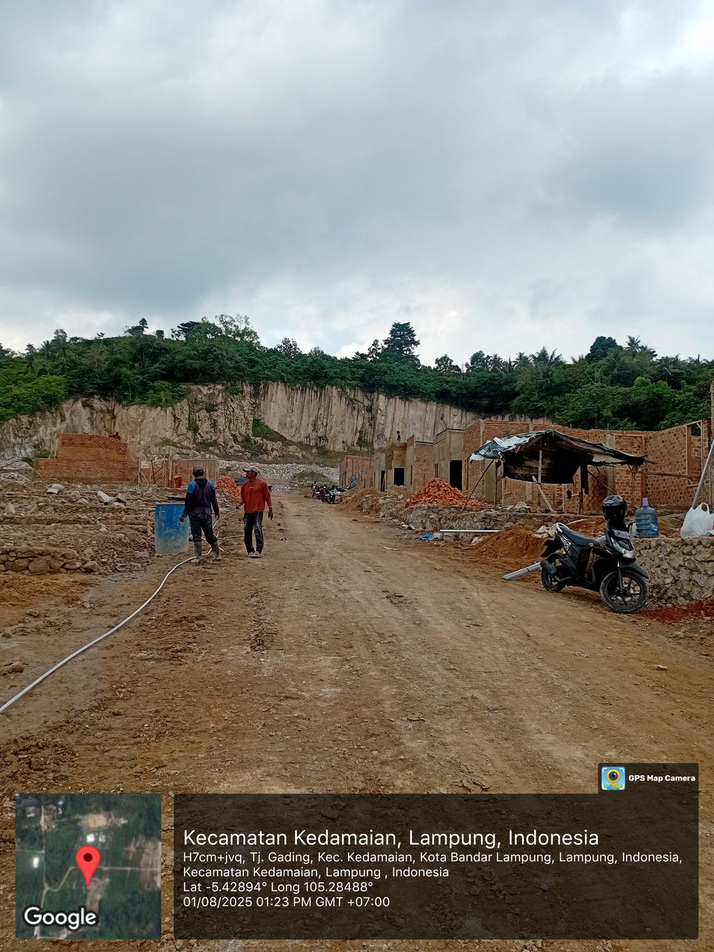 foto contoh rumah perumahan Perumahan Kedamaian Sky View