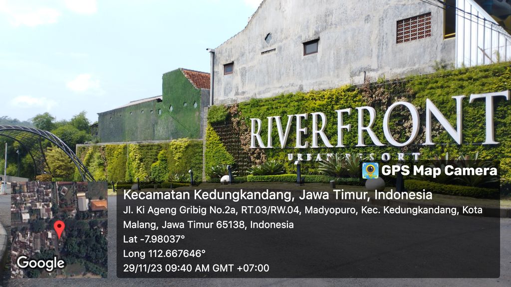 foto gerbang perumahan RIVERFRONT URBAN RESORT TAHAP II