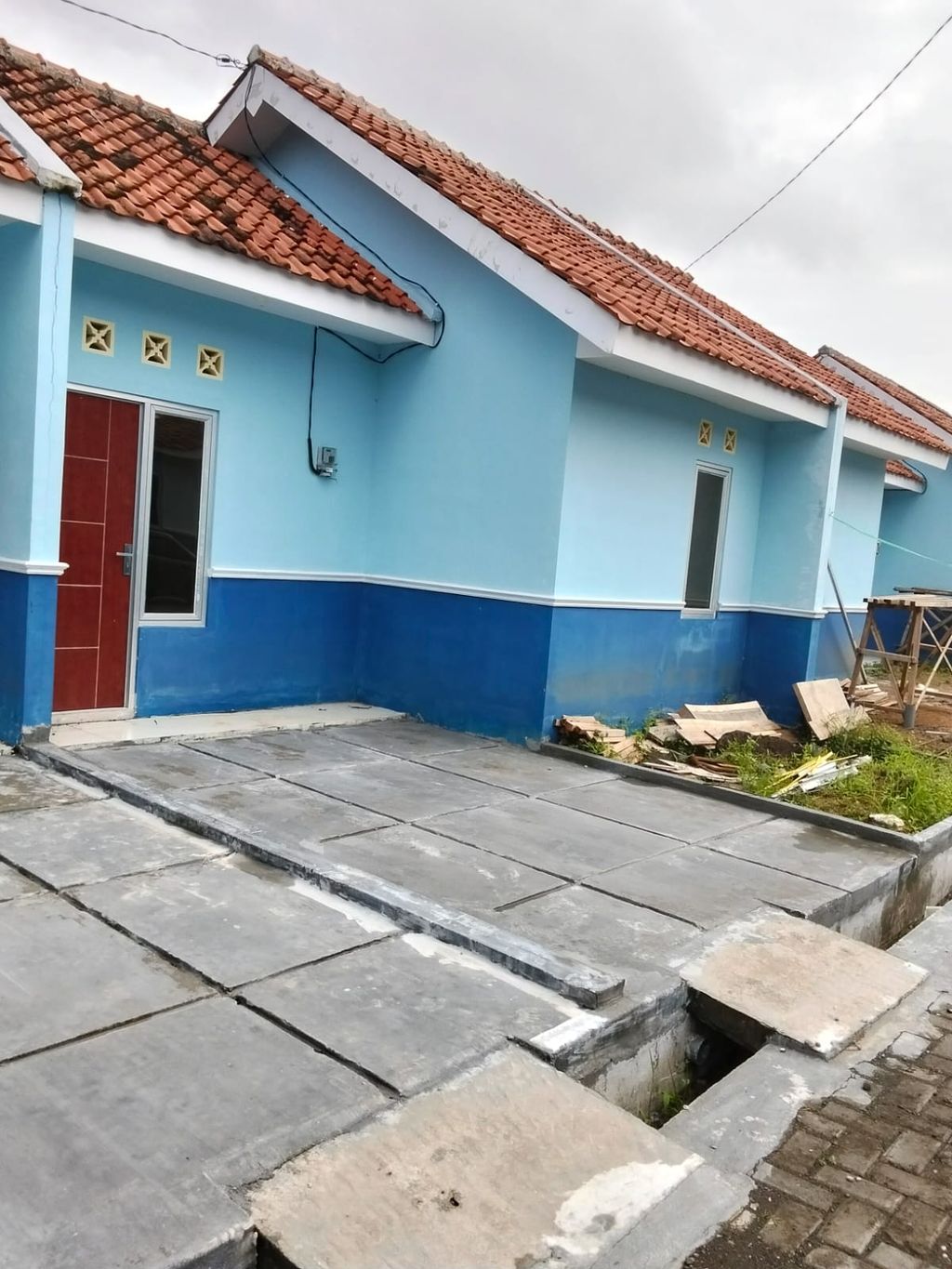 foto tampak rumah tipe blok E no.47 perumahan GRAND MAHKOTA SULTAN 4