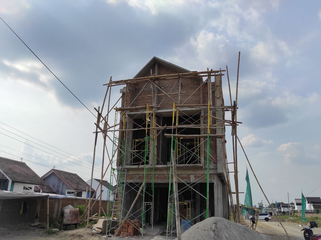 foto contoh rumah perumahan Sanatha Land Mayang