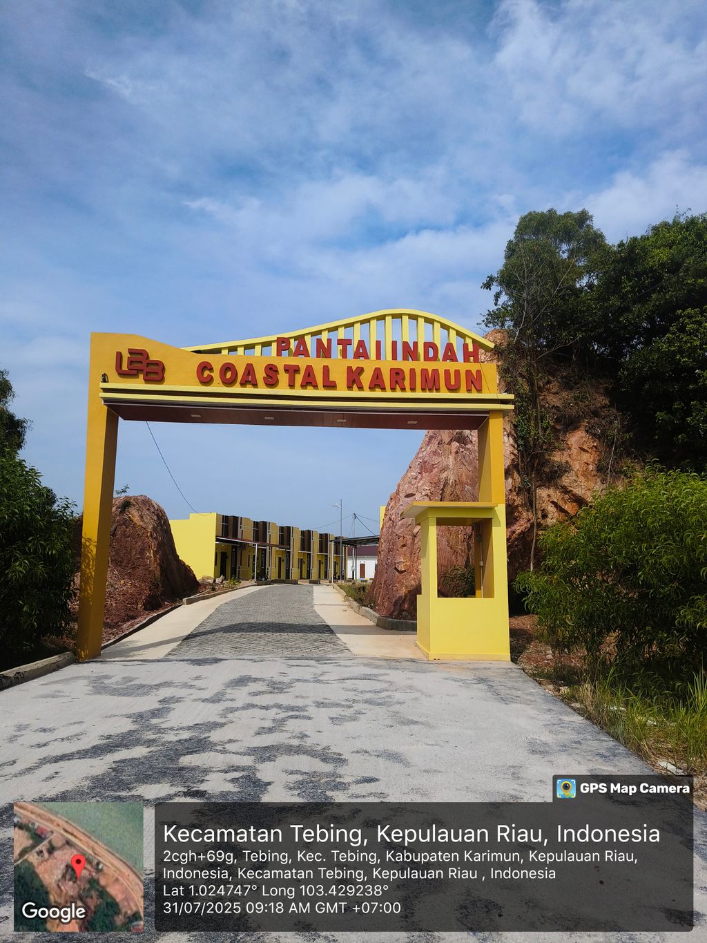 foto gerbang perumahan PANTAI INDAH COASTAL KARIMUN 2