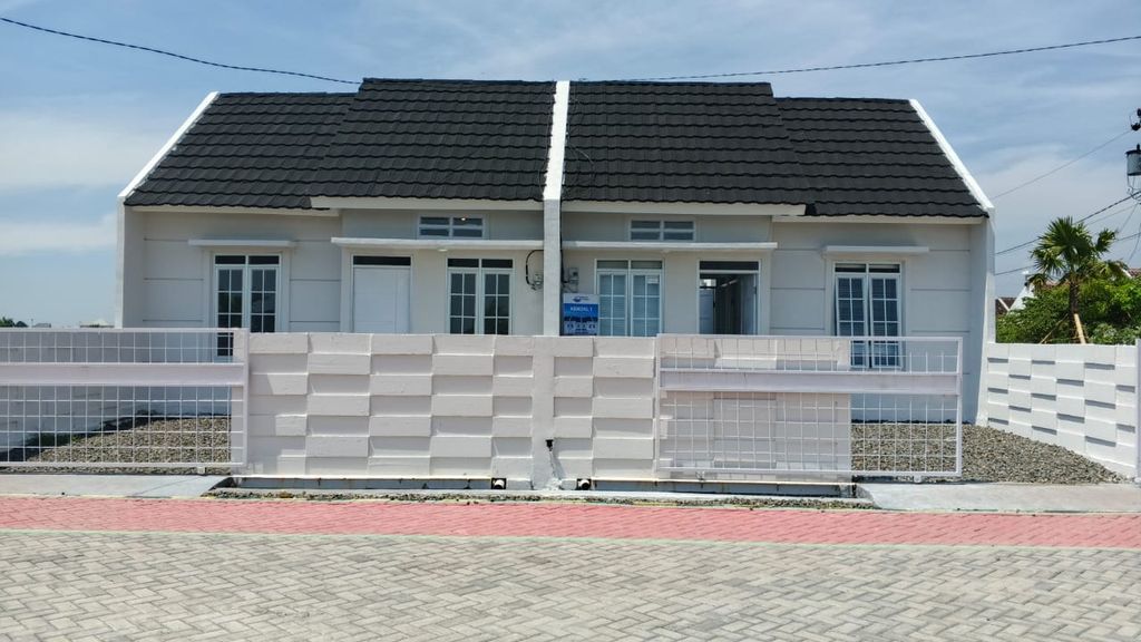 foto tampak rumah tipe 30/60 perumahan RUMAH NINGRAT PABEDILAN