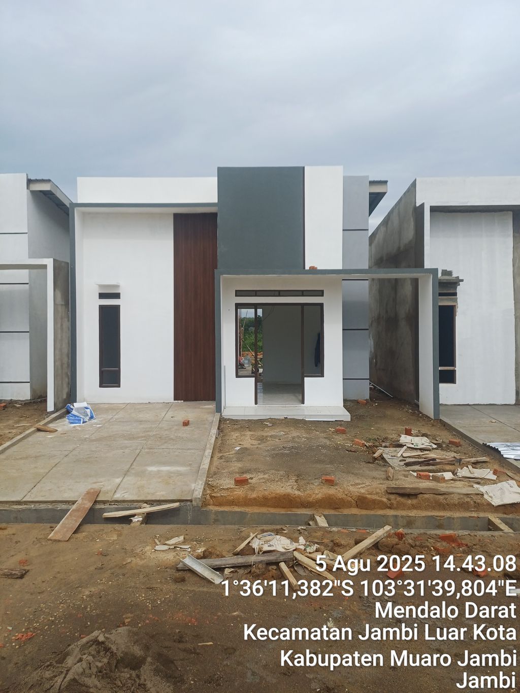 foto contoh rumah perumahan KAMPOENG MENDALO INDAH 1