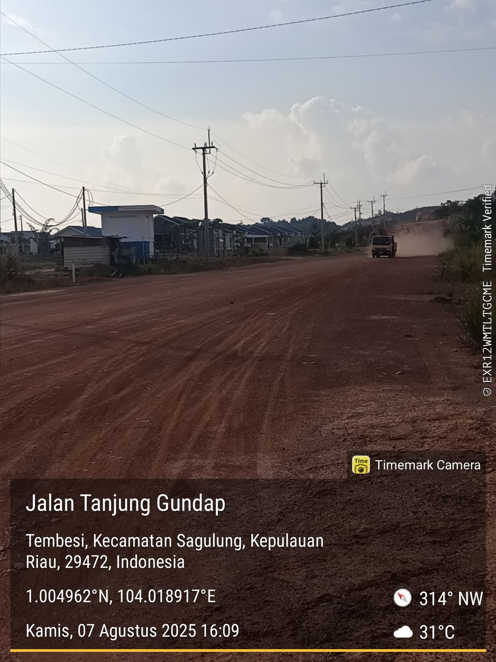 foto gerbang perumahan Kristal Residence 1