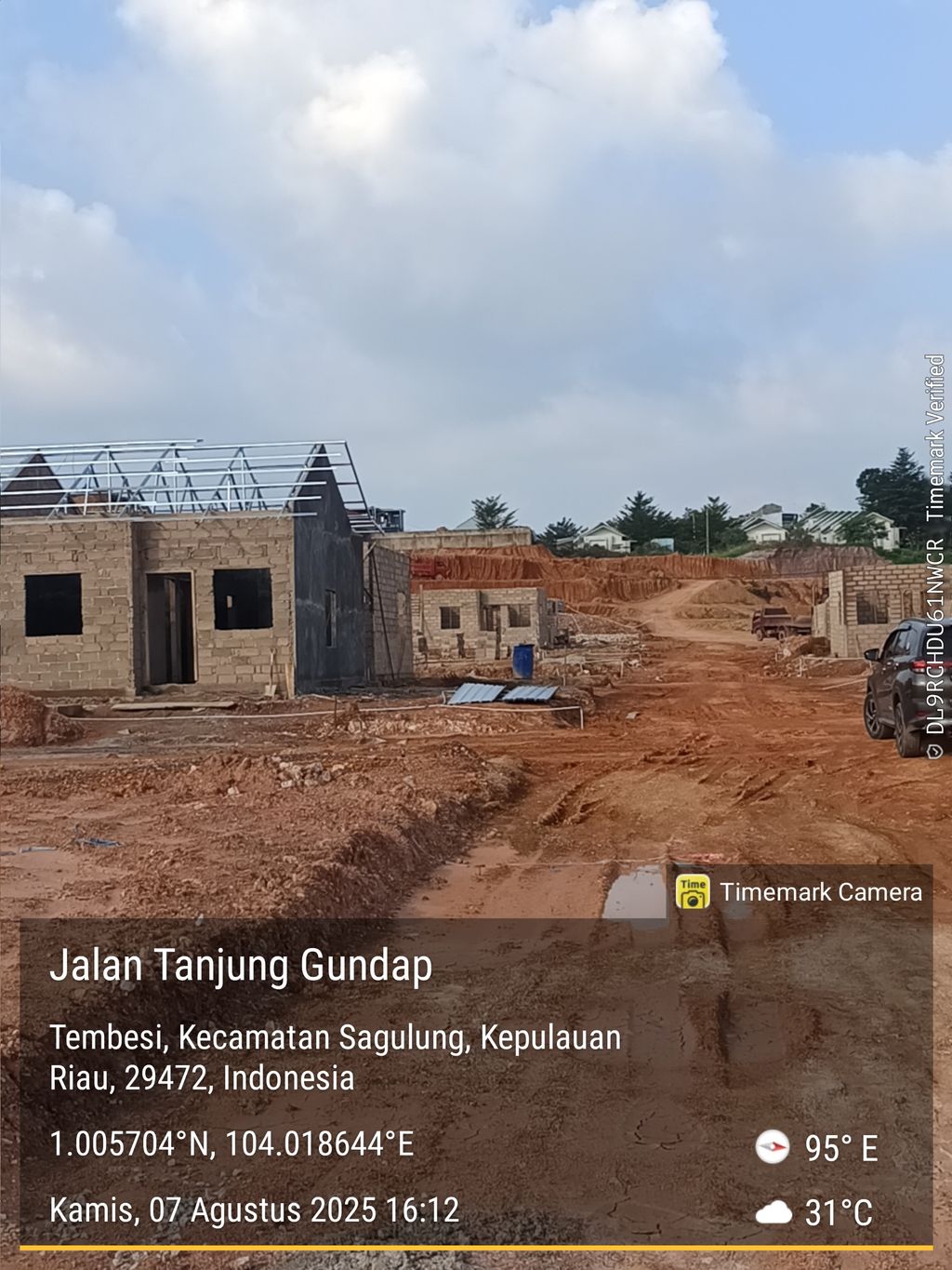 foto posisi tengah perumahan Kristal Residence 1