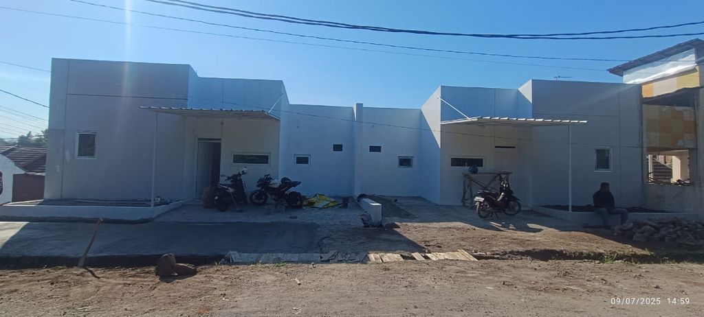 foto tampak rumah tipe Blok E perumahan BUMI CIBUNAR ASRI