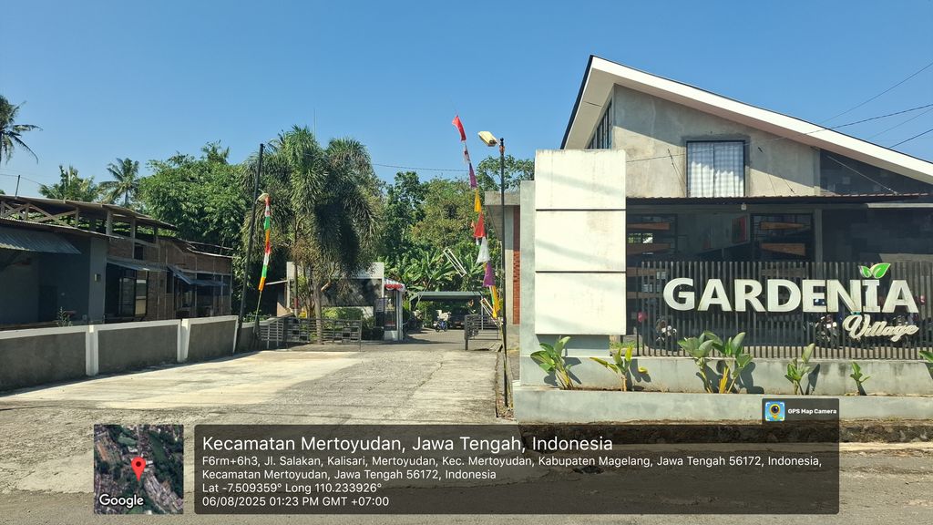 foto gerbang perumahan GARDENIA VILLAGE