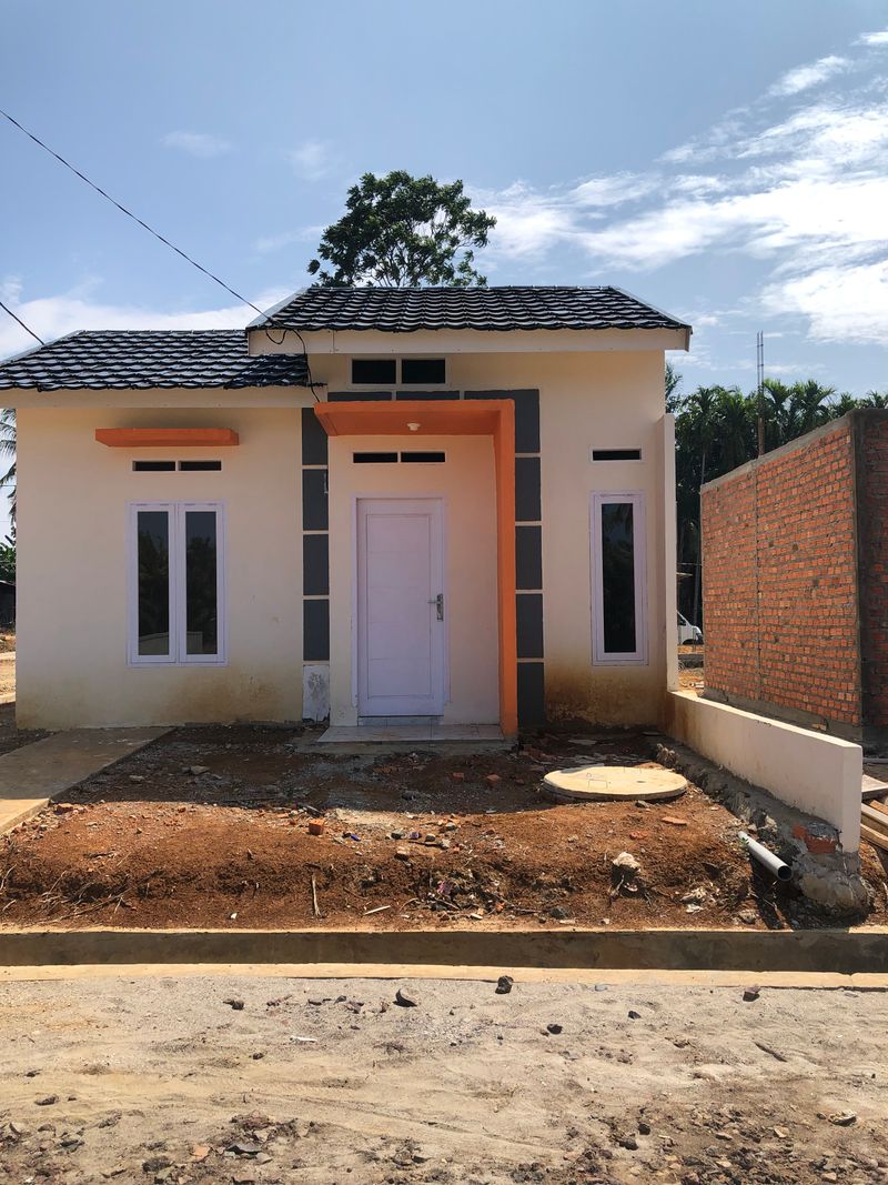 foto contoh rumah perumahan SUTRA GARDENIA