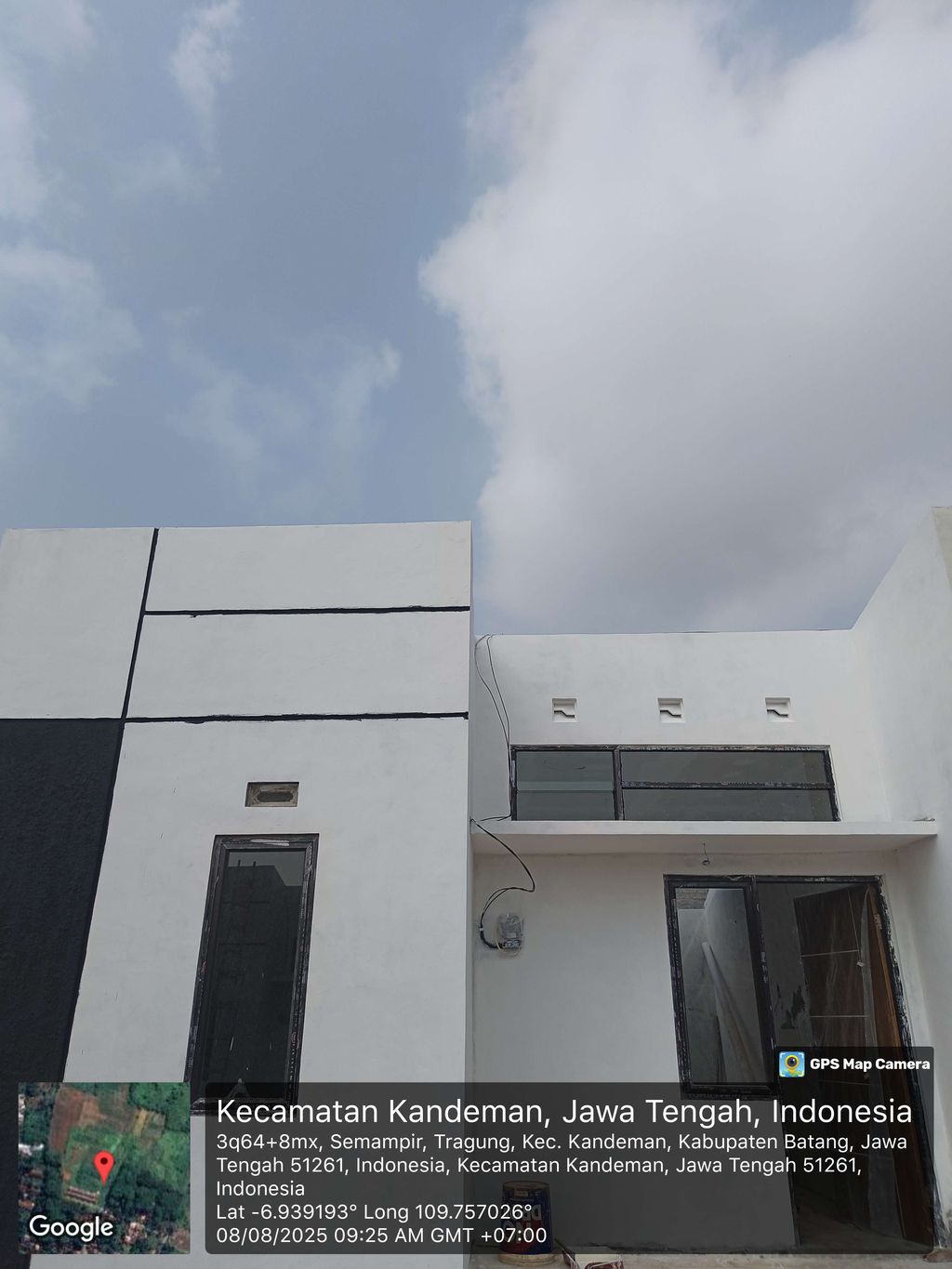 foto tampak rumah tipe 30/81 perumahan GRAND NUANSA KANDEMAN