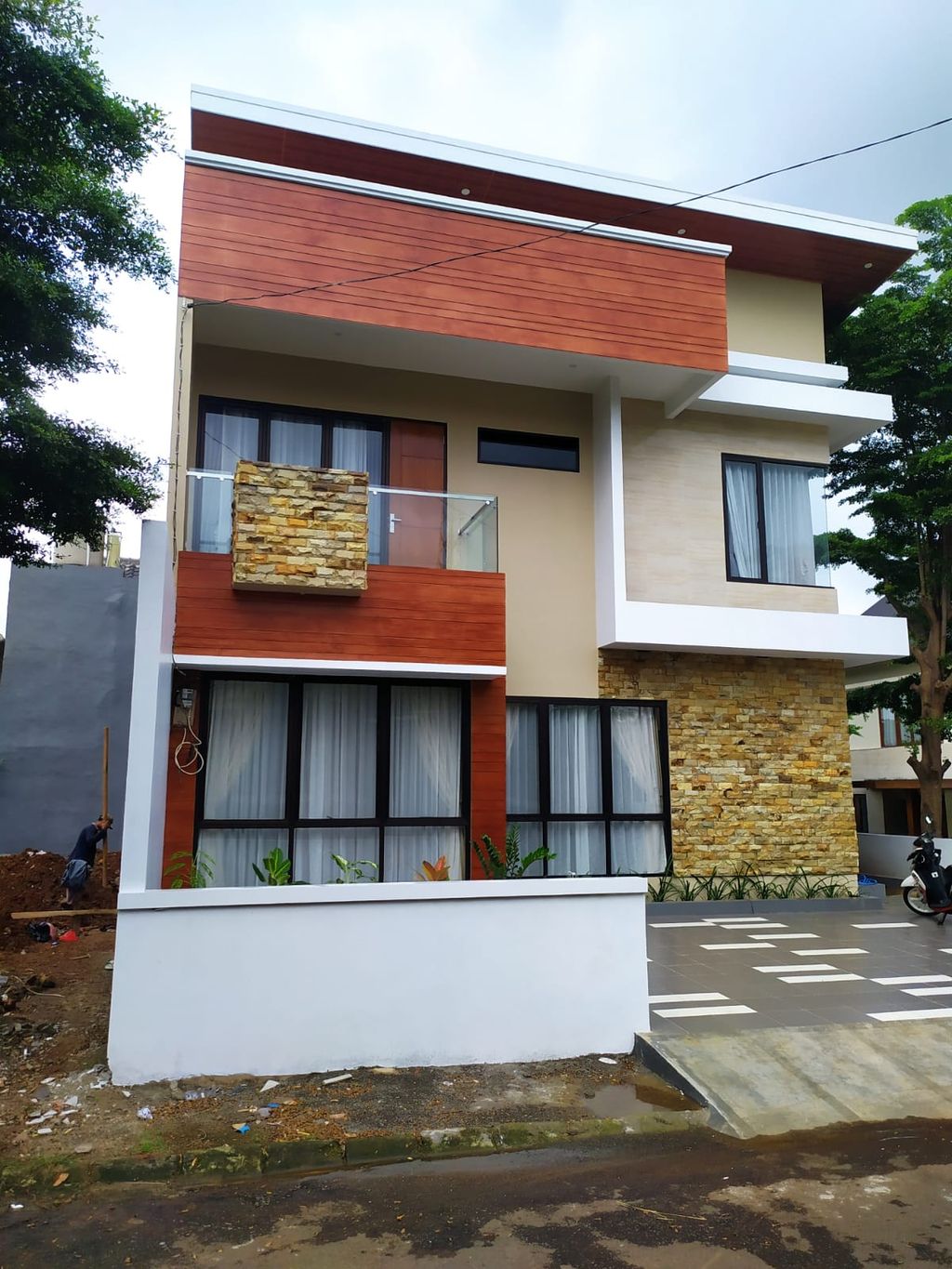 foto tampak rumah tipe FE-9 perumahan Mutiara Sentul