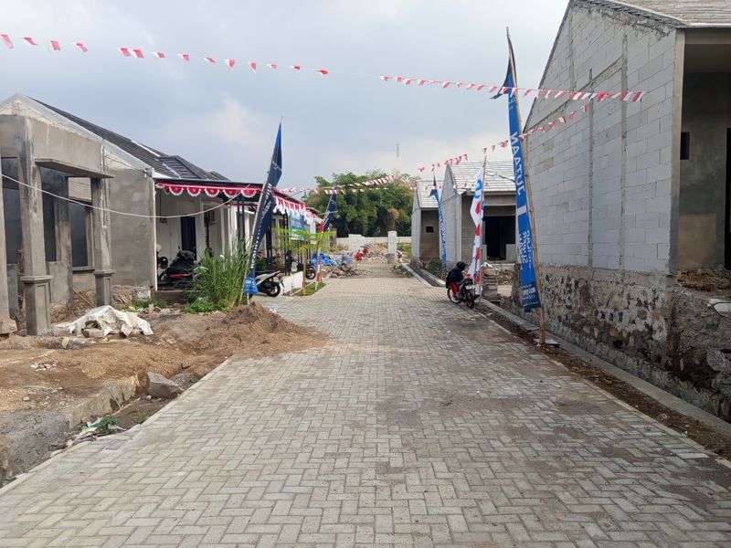 foto posisi tengah perumahan RUMAH SULTAN KALIWADAS