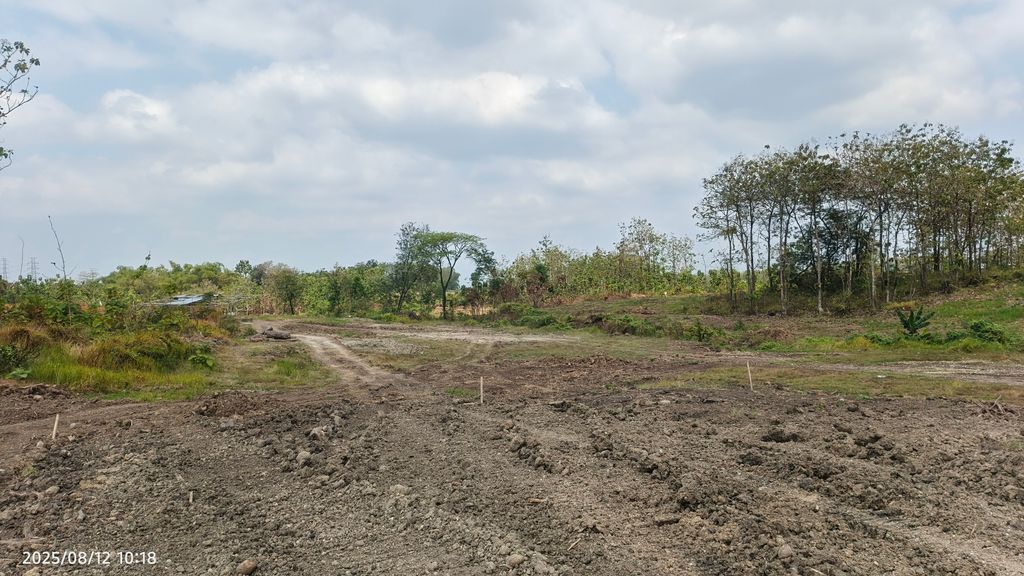 foto posisi tengah perumahan GRIYA BHINA KARYA JATIKUWUNG
