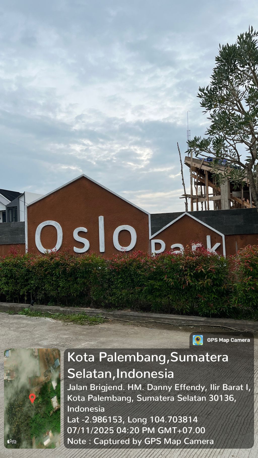 foto gerbang perumahan PERUMAHAN OSCARSHALL 2
