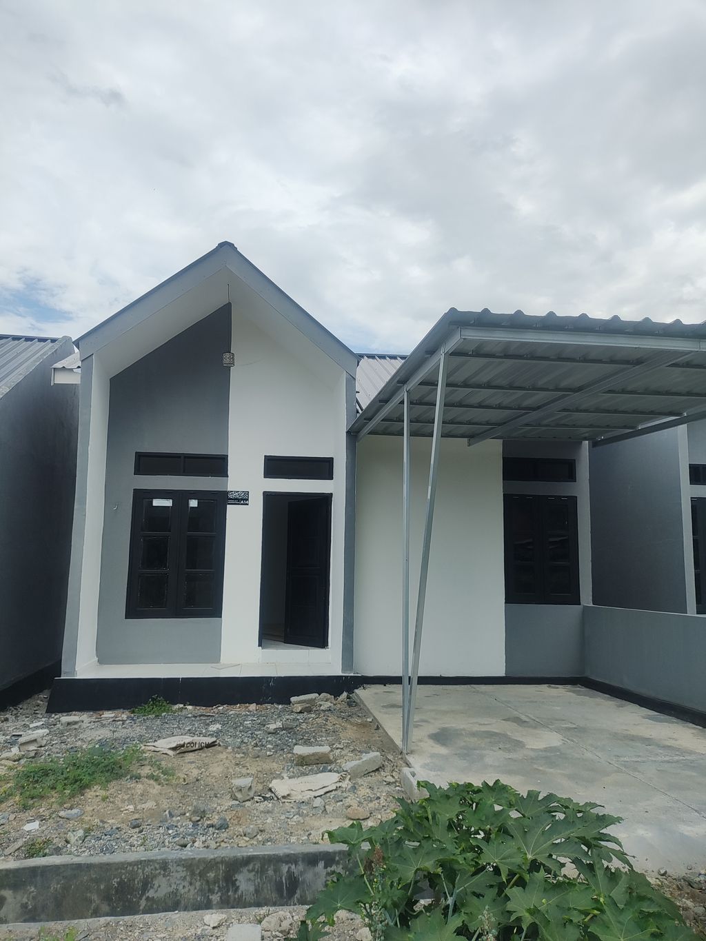 foto contoh rumah perumahan TAMAN LILY TANGGUH