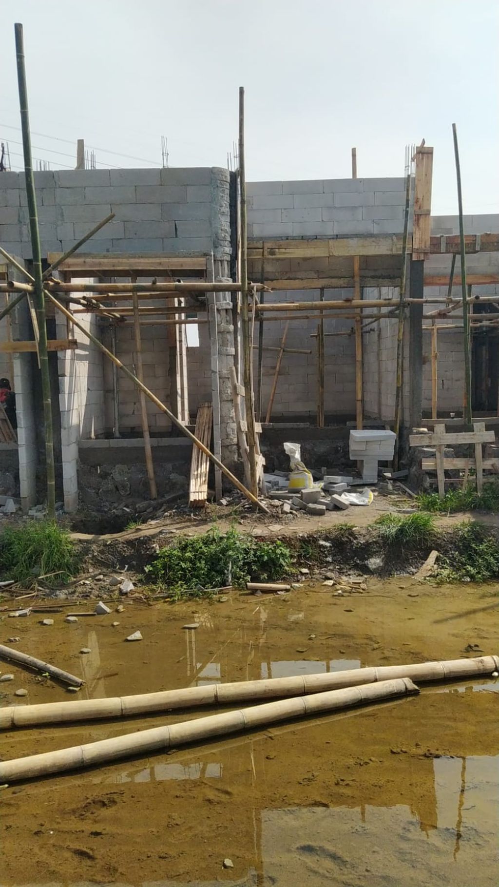 foto tampak rumah tipe 38 1 lantai (411) perumahan G-Land Ciwastra Park 2