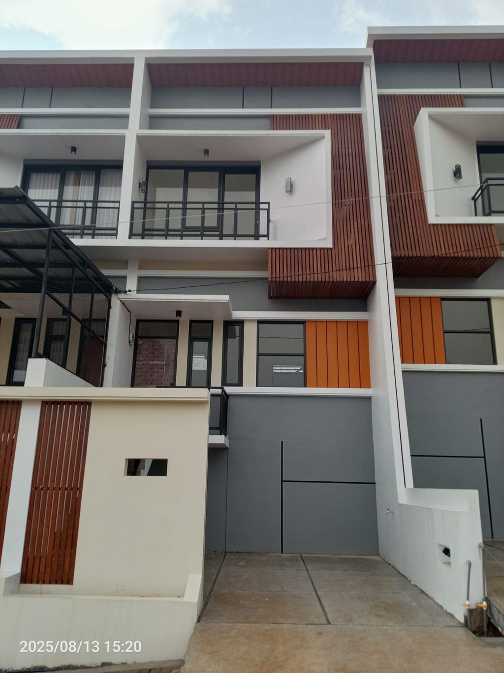 foto tampak rumah tipe 50 Compact (3 kamar) (423) perumahan Bukit Sukanagara Resort