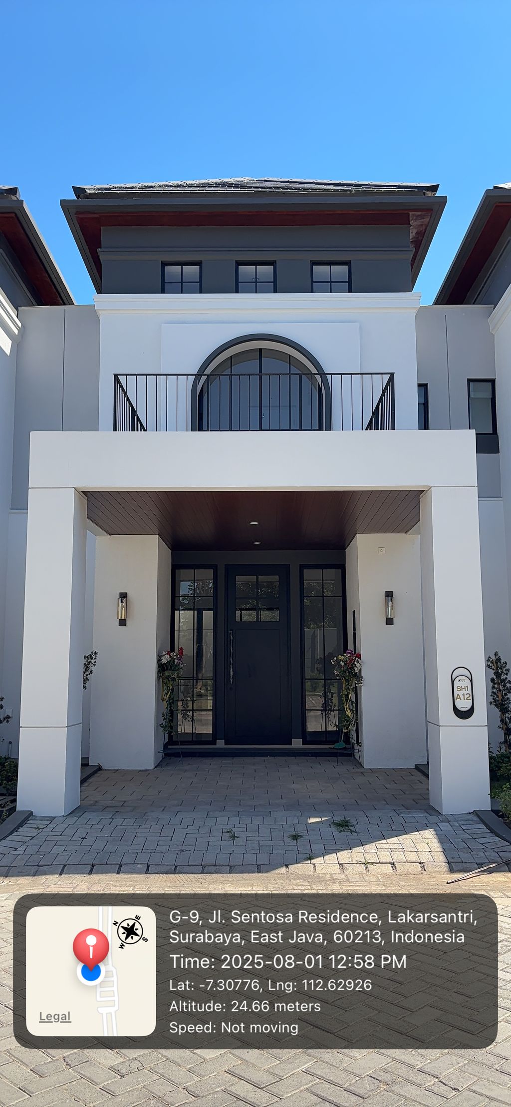 foto tampak rumah tipe Lyndon perumahan Mansion Nine Tahap 2 (South Houston)