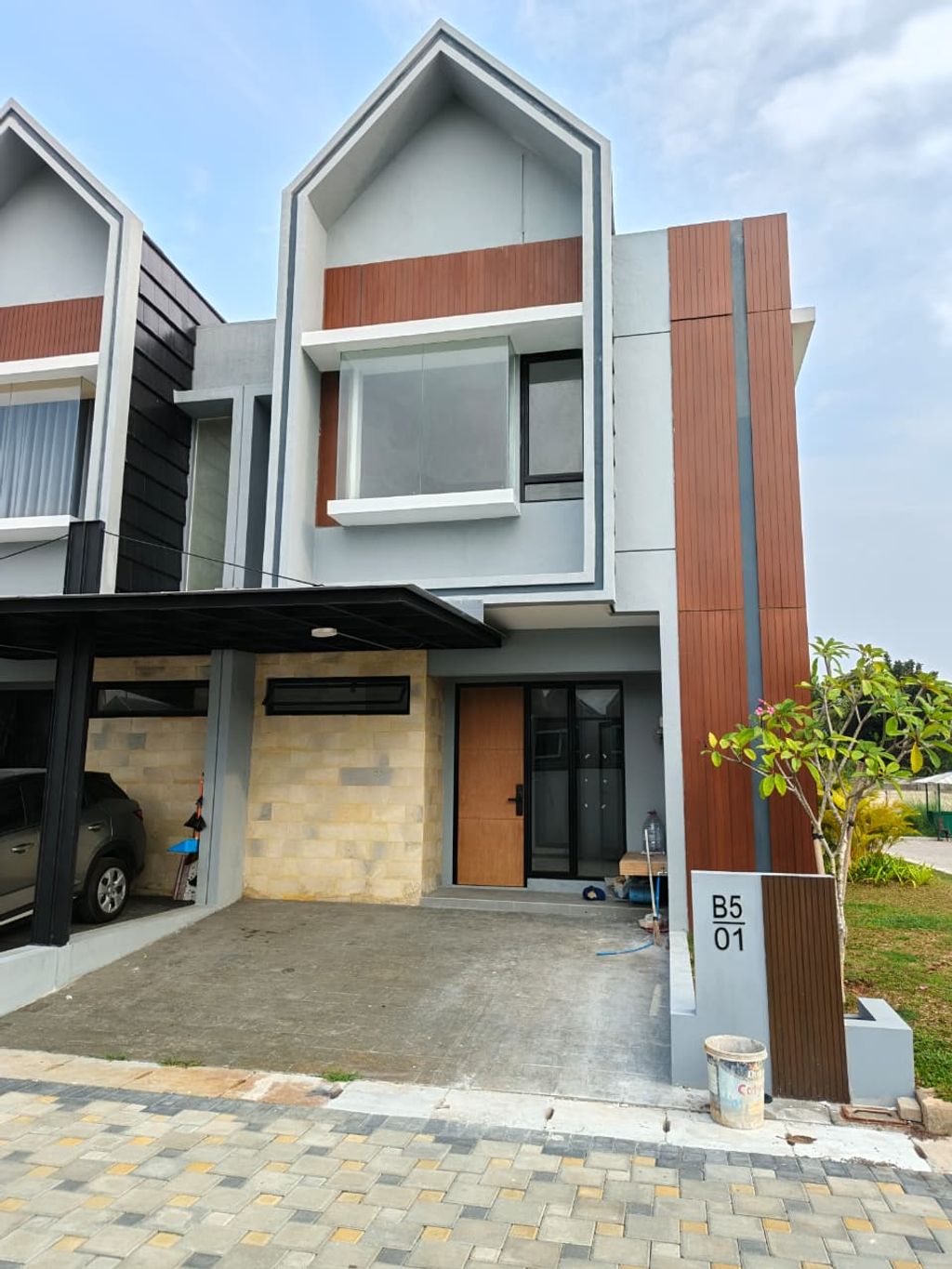 foto tampak rumah tipe 88 perumahan BALI RESORT TANGERANG