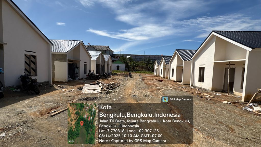 foto posisi tengah perumahan PERUMAHAN SJP HILLS I