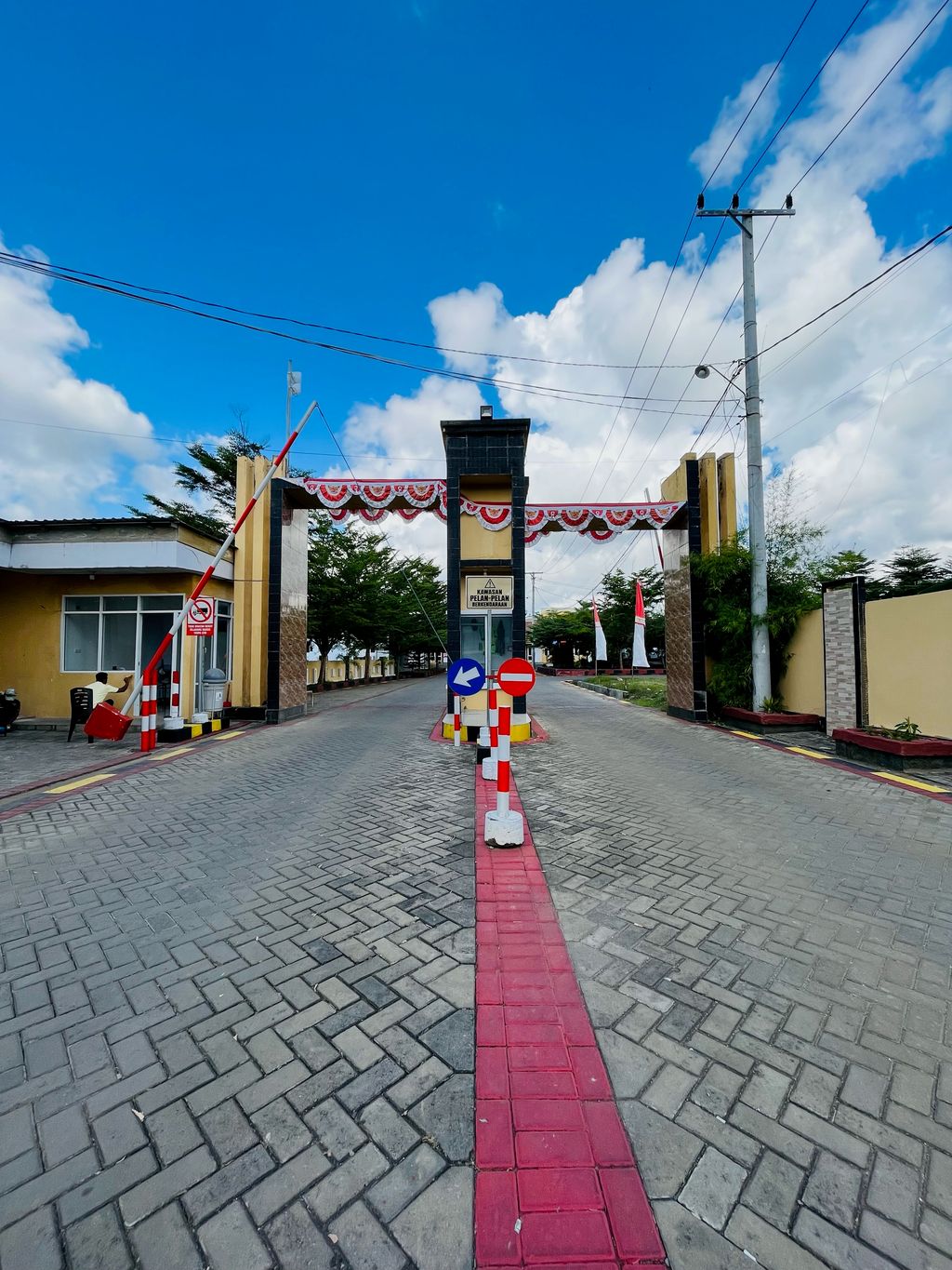 foto gerbang perumahan ARU LAND CABALU 3