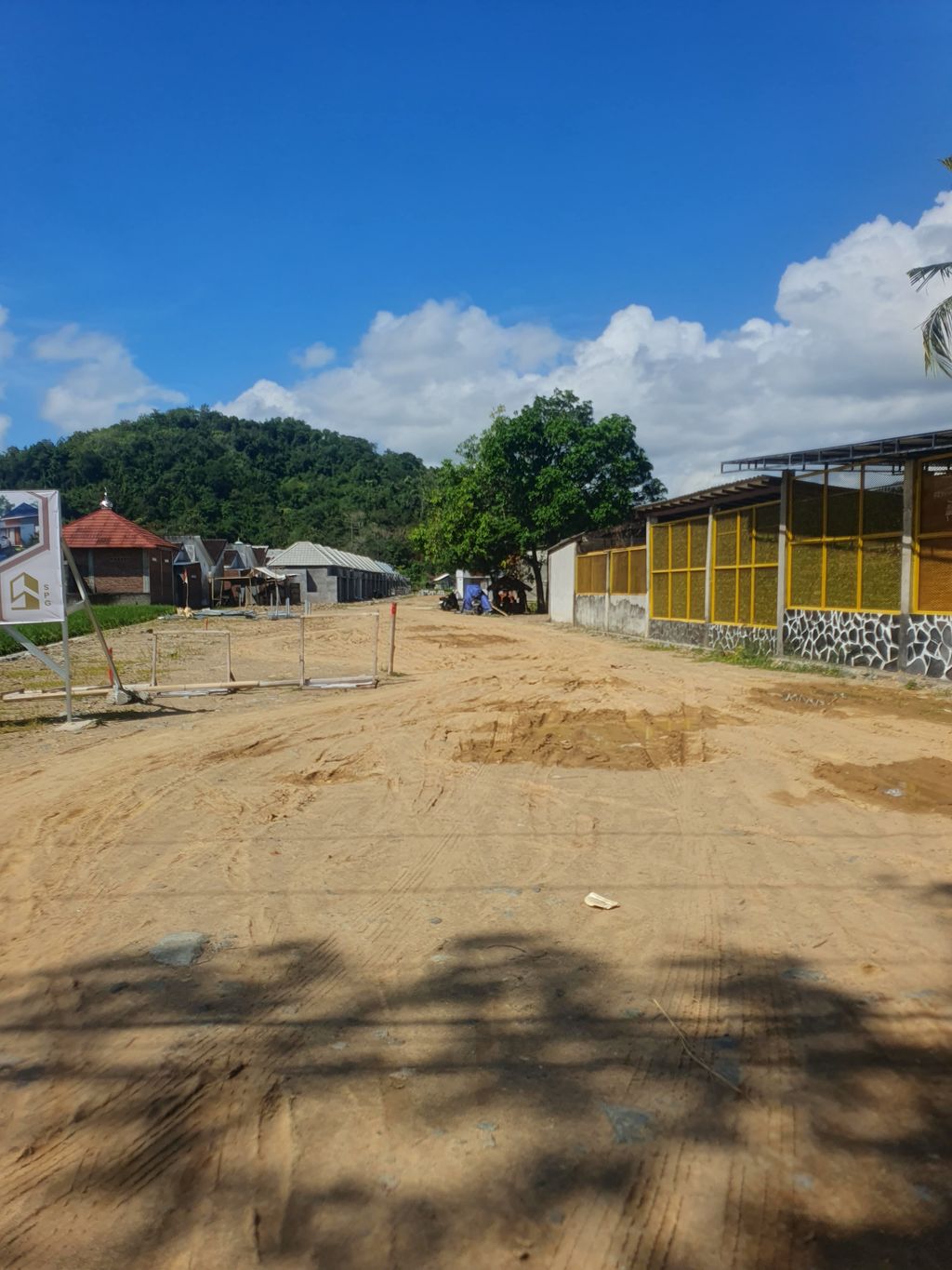 foto gerbang perumahan Giri Savvana
