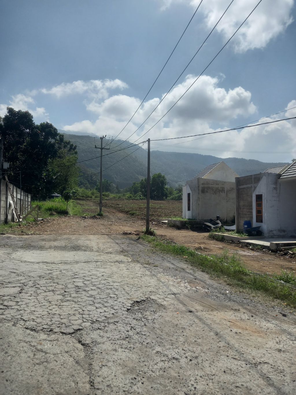 foto gerbang perumahan Restoe Boemi X HWD