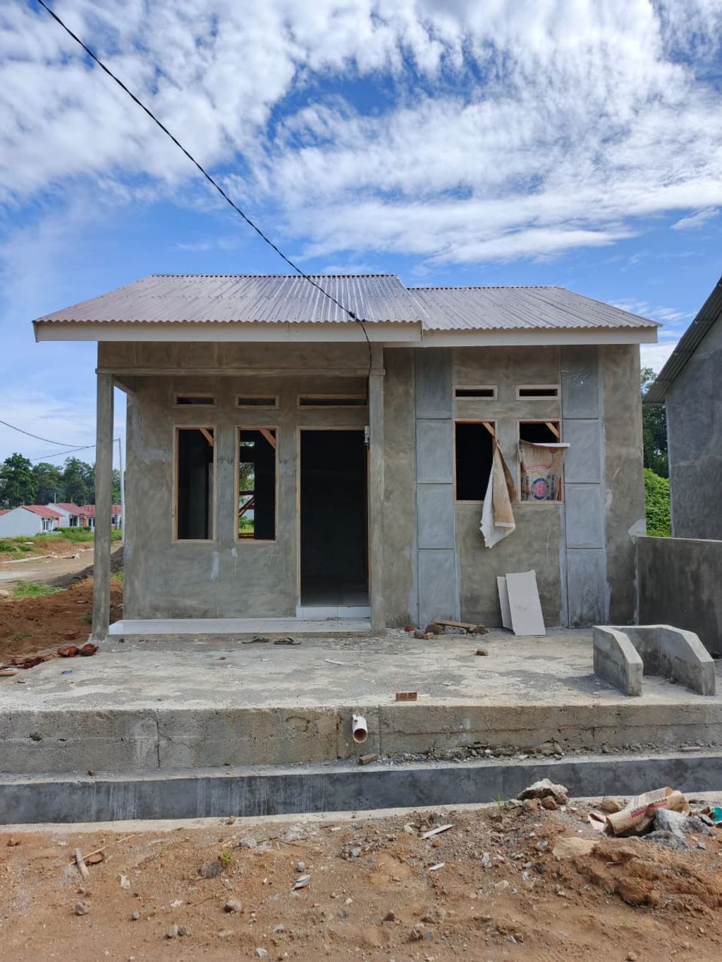 foto contoh rumah perumahan VIOLA LAND 12