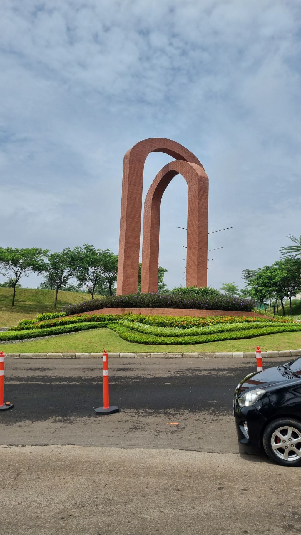 foto gerbang perumahan MAESTRIA RESIDENCE