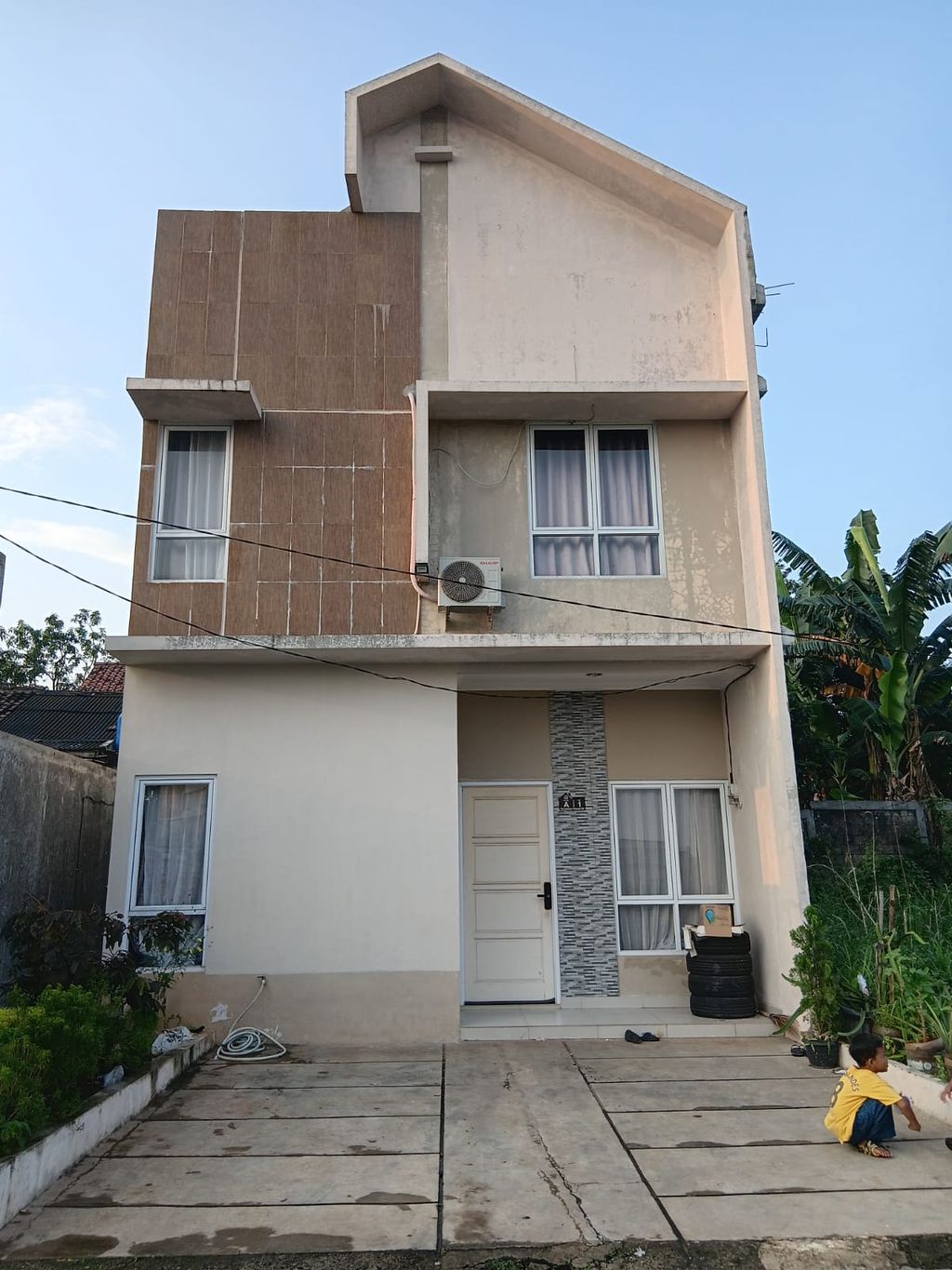 foto tampak rumah tipe 60/92 perumahan Parama Hill
