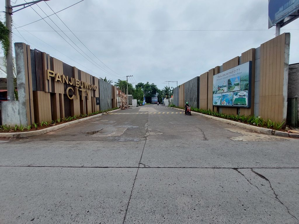 foto gerbang perumahan RUKO CITY BEACH - PANJIBUWONO CITY BEKASI
