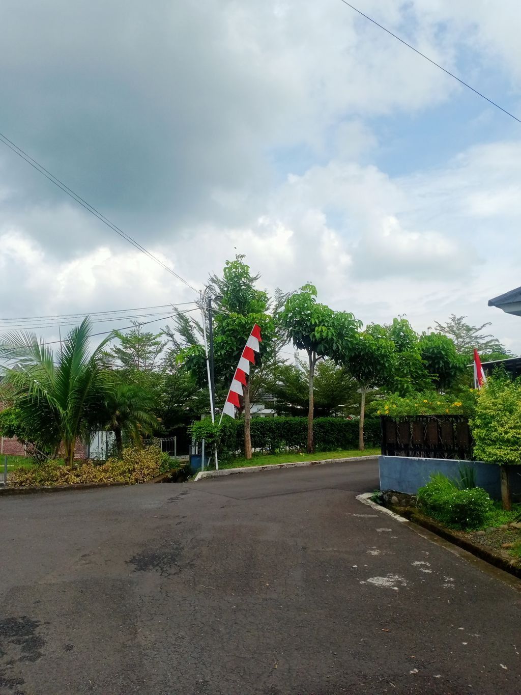 foto posisi tengah perumahan PERMATA PERWIRA
