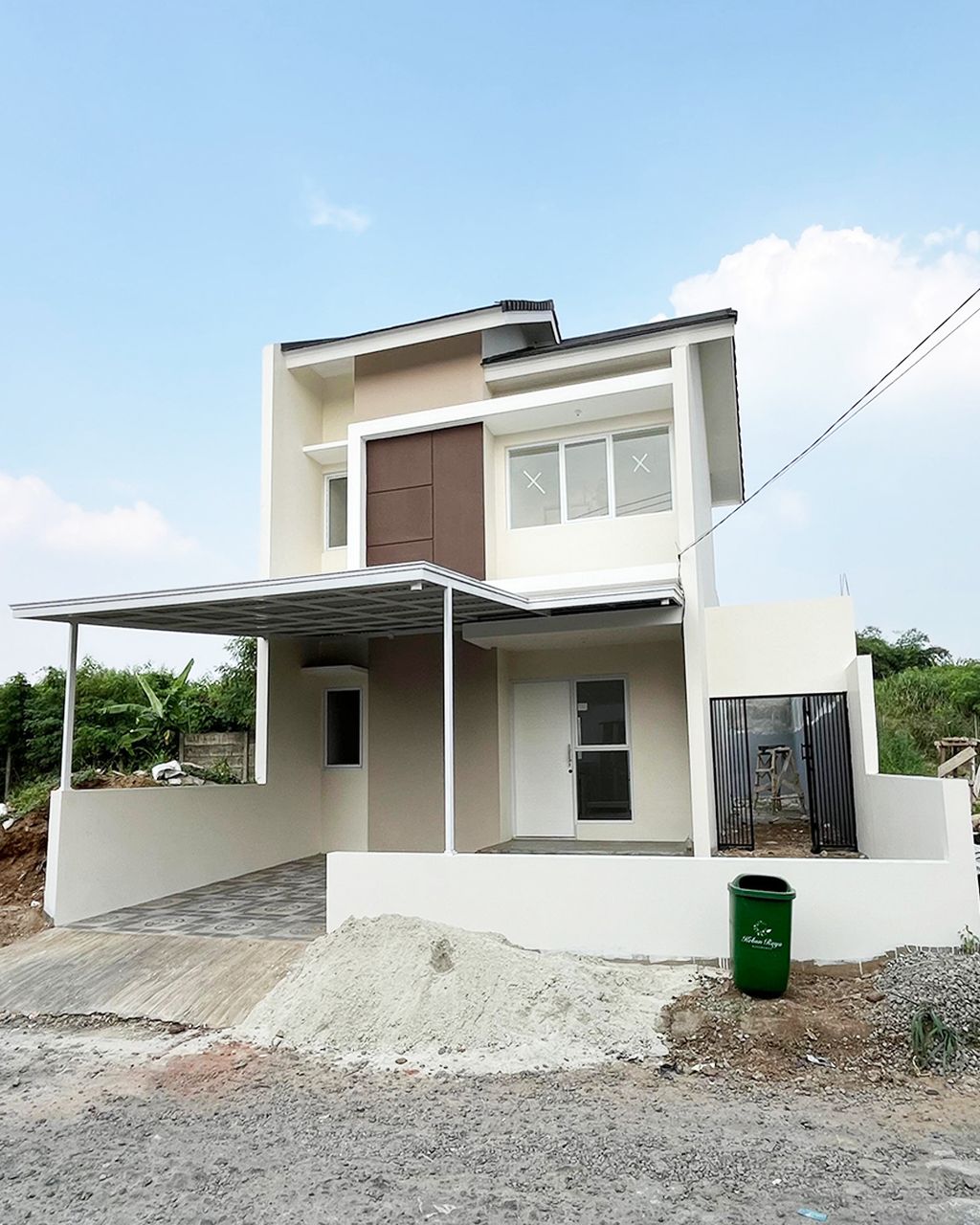 foto tampak rumah tipe Alamanda 68/150 perumahan KEBUN RAYA RESIDENCE