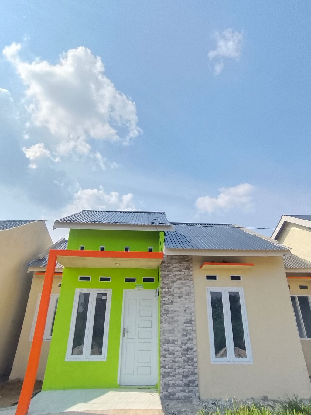 foto tampak rumah tipe RSH perumahan VILLA WINDARO PERSADA II