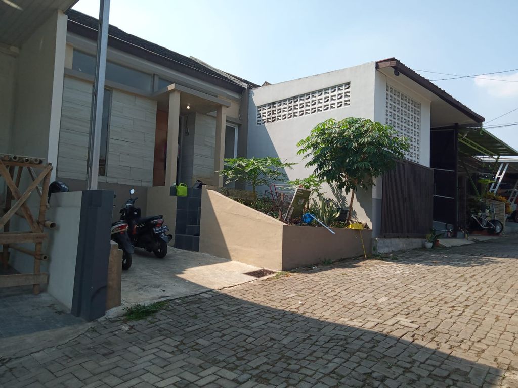 foto tampak rumah tipe A13 perumahan D'Paradiso